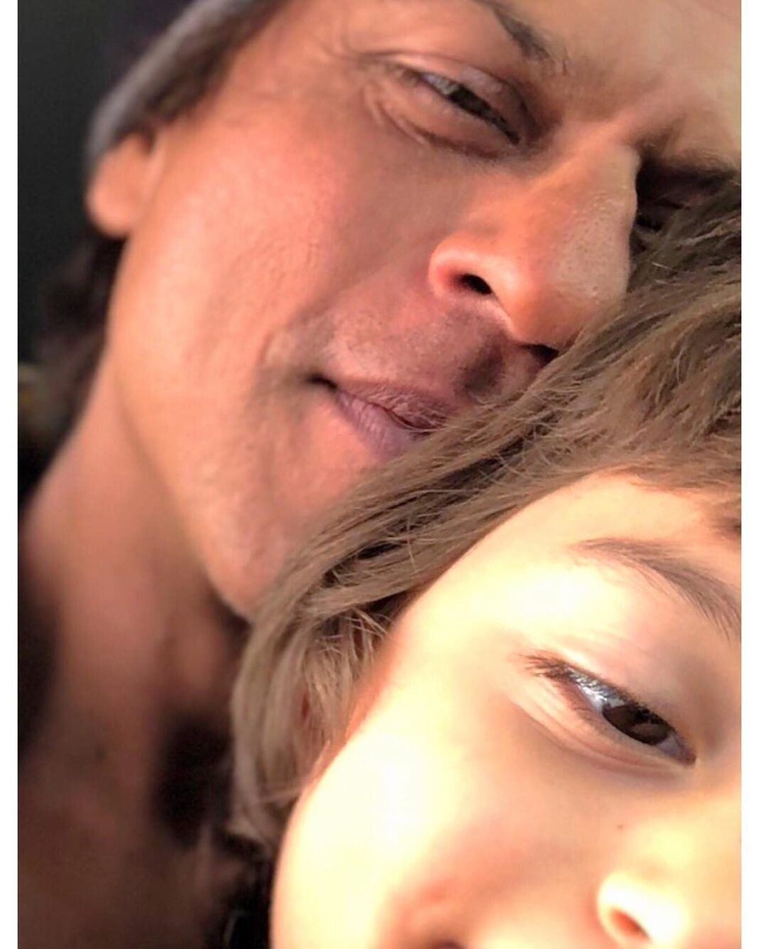 Shah Rukh Khan Instagram - Love is always only in the eyes….here’s all of ours to u on Eid. Eid Mubarak to everyone & may ur families be happy & healthy.