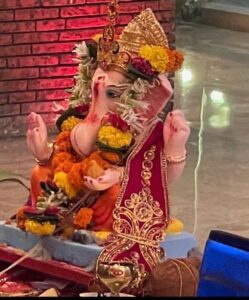 Shah Rukh Khan Instagram - May Lord Ganesha’s blessings remain with all of us until we see him again next year… Ganpati Bappa Morya!!!