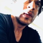 Shah Rukh Khan Instagram - Wish this was a post work out pic. But it’s only a post clean up of the gym picture. Came across a Bullworker! in the gym archives, a sign it’s not been cleaned for years!