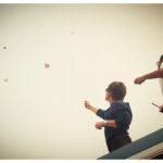 Shah Rukh Khan Instagram - Celebrated Makar Sankranti the festival of harvesting & happiness for our farmers around the country by flying a kite on @aanandlrai sets of Zero. Too much fun...
