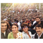 Shah Rukh Khan Instagram - Harry, Sejal & Imtiaz had a great time in Varanasi... thank u all for coming & big thanks to Manoj Tiwari. #JHMSInVaranasi @anushkasharma @imtiazaliofficial @redchilliesent