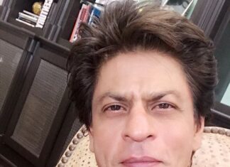 Shah Rukh Khan Instagram - Technical glitch after preparing it for hours. So sorry all media …couldn’t answer questions.But here’s my solo pic!
