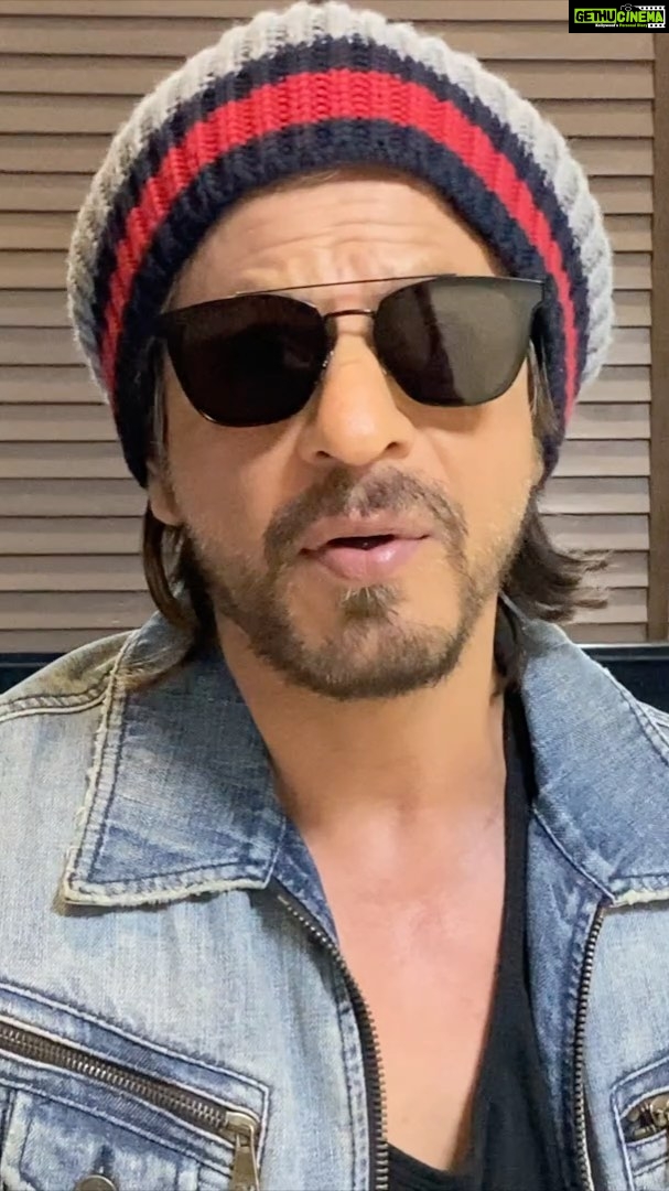 Shah Rukh Khan Instagram - InshaAllah #JantaCurfew will help against the spread of virus, though we may have to do this again. The clapping brought so much cheer. So a reminder of safeguards, with some cheer... Pls take it in the right spirit. To all relentlessly working today - Extremely Grateful. Thx!