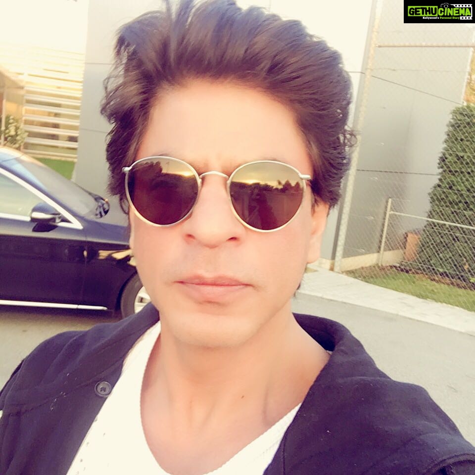 Shah Rukh Khan Instagram - Saw the German Dramedy 'The most beautiful Day' onboard. Outside Munich airport feels the same. (the hair needs combing) #MunichTravelogue