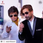Shah Rukh Khan Instagram - Extremely poignant story of a character artist...his struggles with himself, films and life....bitterly sweet and very well enacted. Hope all enjoy this small film with a biggish heart. #Repost @redchilliesent ・・・ @RedChilliesEnt is proud to present an endearing and inspiring story, Har Kisse Ke Hisse... #Kaamyaab, a @DrishyamFilms production, starring @imsanjaimishra & @deepakdobriyal1. Directed by National Award Winner #HardikMehta and produced by @gaurikhan, @MundraManish, @_gauravverma, the film releases in cinemas on 6th March 2020. ‬ ‪@iamsrk @serialclicker811 @mysore.v