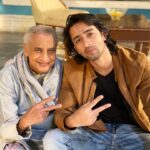 Shaheer Sheikh Instagram – The most fun and entertaining person around! Even on a set with so many other youngsters, trust me it doesn’t get younger than him! He’s showed me by example, that age is just a number… he refuses to be defined by it and lives life to the fullest! Thank you for being so kind and helpful to ur Gadhēḍō 🤪🥰 @deepakgheevala