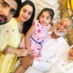 Shaheer Sheikh Instagram - We are in different parts of the world but we are still together 🤗 Eid Mubarak to everyone. #EidMubarak
