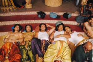 Shaheer Sheikh Instagram - The art of chilling on the sets. #5Pandav #swipeleft i don’t know why but I was very excited about the fact that I will have 4 brothers in this show. My excitement doubled when they told me Rohit is playing Yudistir. Brotherhood is beautiful and I will always cherish these memories. Love u guys @rohitvbhardwaj @sauravgurjar @vinrana @lavanyabhardwaj 🤗 #DownMemoryLane #fromthebeginning #bachpanse #stayhome #staysafe