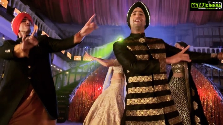 Shaheer Sheikh Instagram - #yehrishteyhainpyaarke gang is also showing its #wakhraSwag #judgementallhaikya