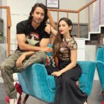 Shaheer Sheikh Instagram – Tashan mein.. @heli_daruwala #nightshift #lastnight #madMe #shaheersheikh