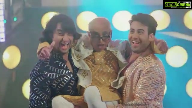 Shaheer Sheikh Instagram - If you are not watching #YehRishteyHainPyaarKe then u are missing out on a lot of fun.. Hats off to our young, charming super lively #nanu. We love u nanu.😊 🤗 And thank you to my partner in crime @ritvik_arora #mellowKunal #ShaheerAsAbir #rangeelaNanu #shaheersheikh @starplus 10pm Monday to Friday