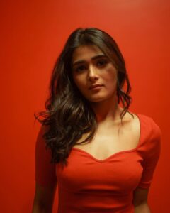 Shalini Pandey Instagram - Shine. Dream. Smile 
.
.
.
.
📷: @pixel.exposures
💄: @mitalivakil
💇🏻‍♀️: @hairstories_byseema