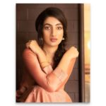 Sherlin Seth Instagram – Expect the unexpected or don’t have expectations at all! Life is nothing but surprises, some are good and some bad but they’ll always teach you something and that is what we really must focus on ! 
📸 @matt_atelier @priyaa.karan @sangi_avias_makeup