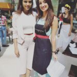 Sherlin Seth Instagram – With the reigning Miss India @priyadarshini.96 . Such a humble beauty she is. 
#cookoffsession #fbbcolorsfeminamissindiatamilnadu2017 
@missindiaorg Sahara Star