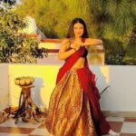 Sherlin Seth Instagram - #kalank #tera #bollywood #kollywood #aliabhatt #diwali #diwali2020 #skirt #saree #festive