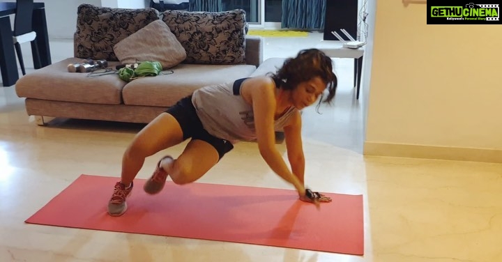 Shilpa Manjunath Instagram - Going to the gym often remains on the “to-do list” for some of u. Workout motivation can seem out of reach. Whether you’re trying to lose weight, stay fit or just clear your mind, fitness should become an important part of your life And don’t be disappointed for not getting the results you want super fast. When it comes to getting in shape, consistency is the key. You must stick to your workout routine even if you really don’t feel like it. Motivation is what gets you started. Habit is what keeps you going. Cheers👊. #corona #nothingcanstopme #covid #fitness #shilpamanjunath Bangalore, India