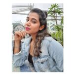 Shilpa Manjunath Instagram - #bangalore #cloudyweather #perfectlighting couldn't resist clicking random pictures📸 #noedit #nofilter #denim