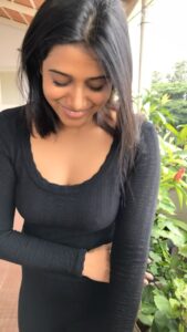 Shilpa Manjunath Instagram - Cover me in sunshine ☀️ Also my first reel.. yay😃😃