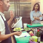 Shilpa Shetty Instagram - Making the best use of my Spanish holiday so enrolled into a cooking class..learning about Healthy cooking . Trying to “master” my culinary skills , because Cooking is an Art .. that comes from the heart.. Can’t wait to share these recipes on my YouTube channel and with u my instafam .. Coming Soon♥️😇 Thankyou #ChefMiguelGarcia and @shawellness for all the love 🤗 #cook #lovefood #artoflovingfood #swasthrahomastraho #foodie #heathycooking #detox #detoxfood #shawellness #cleanse #soulfood #happiness #gratitude #traveldiaries #instafam #instafood #masterchef #likeaboss