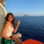 Shilpa Shetty Instagram – How many times can you say “I passed by a live /active Volcano!”
I did.. Passed Mount Vesuvius enroute to Naples..😍😎
#mountvesuvious #italy #cruising #volcano #livevolcano #beauty #nature