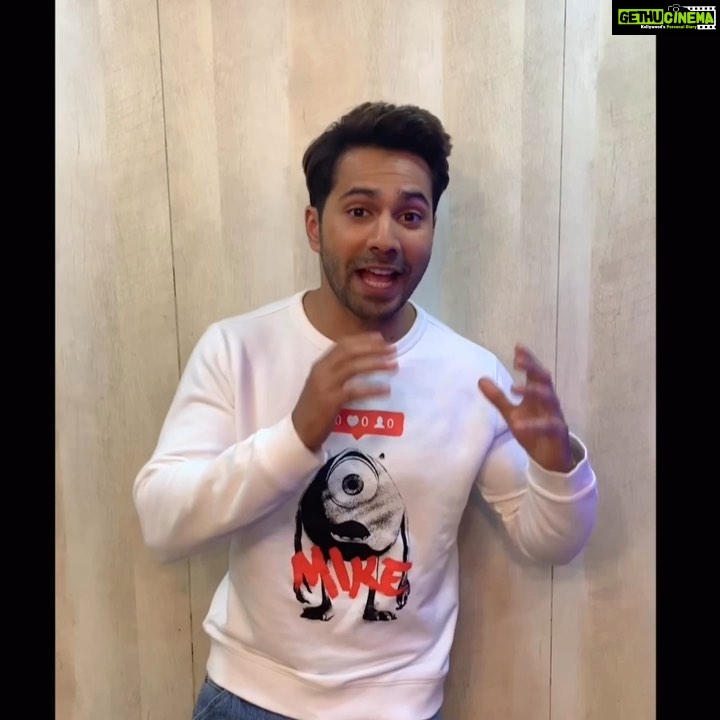 Shilpa Shetty Instagram - Thank you so much @varundvn for being so honest with your feedback... you were one of the 1st people I showed it to before we launched and you loved the concept of the @shilpashettyapp since it resonates with you. Thankyou for your love and support ..and dedication in everything u do. Hey instafam, if you haven’t yet downloaded, please download the #SSApp now! It’s available on android and iOS both. #SwasthRahoMastRaho #fitness #motivation #love #wellness #gratitude