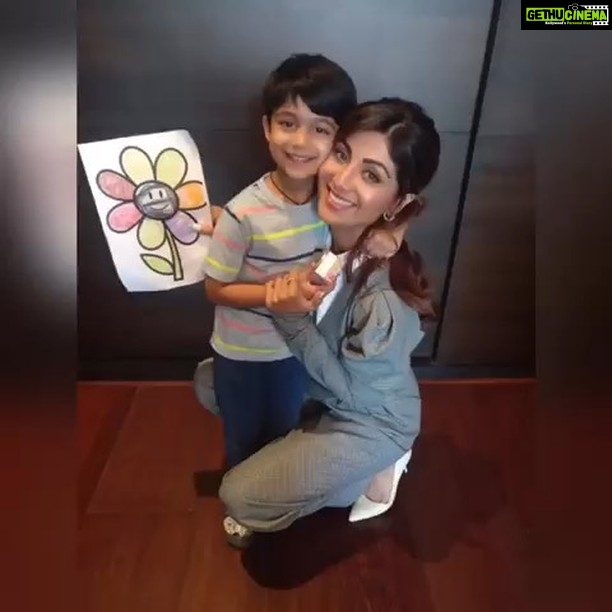 Shilpa Shetty Instagram - Didn’t believe in miracles till I gave birth to you! 😇Happy Birthday my son #Viaan-Raj, all of 7 now !! Gosh !! How time flies..you make me believe that there is an emotion like unconditional love. Thankyou for choosing me and teaching me new things everyday ♥️😅You are our universe my jaan.Mama and Papa will always be your loudest and most embarrassing #cheerleaders 😅🎉🥳🎂 #birthday #son #unconditional #gratitude #blessings #miracleboy #miracles #love #pure #cake #smiles