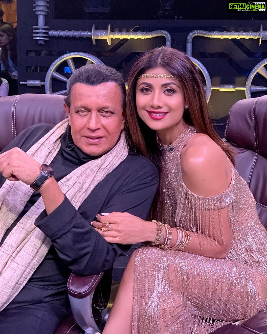 Shilpa Shetty Instagram - With the Iconic #legendary #discodancer #mithunchakraborty . He started the #disco trend in #Bollywood . He was the first actor to enjoy unprecedented international stardom back in his day (in some countries even today) .. #Discodancer was one of my fav films. Had only 3 Video cassettes while growing up , Disco Dancer being the first (Tezaab and Chaalbaaz the other two) Some incredible moments happen on the sets of #superdancerchapter3 .. again to share stage with #Mithunda made me so nostalgic and emotional. He made us laugh, cry and YES... DANCE! ๐Grand Salute to u Sir.. ๐๐ผ๐You have a heart of Gold! A must watch episode guys โฅ๏ธ๐งฟ๐บ๐๐๐คฉ #disco #legend #actor #Judgemode #discovibe #nostalgic #icon #sonytv #memories #dance #style