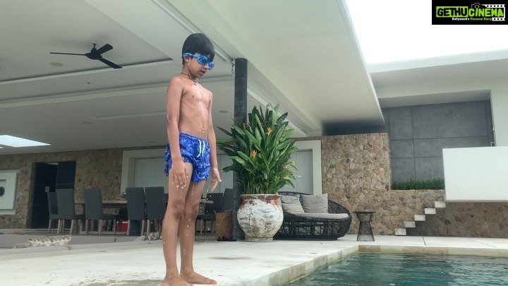 Shilpa Shetty Instagram - Work done now ..Holidaaaaaaayyyyyy time , my water babies 🤗love this place !! @samujanavillas @tat.india - @tourismthailand @globalspa_mag #samujana #happiness #gratitude #familytime #waterbabies #holidaytime #switchoff #peace #kohsamui #kohsamuidiaries Samujana Villas, Koh Samui