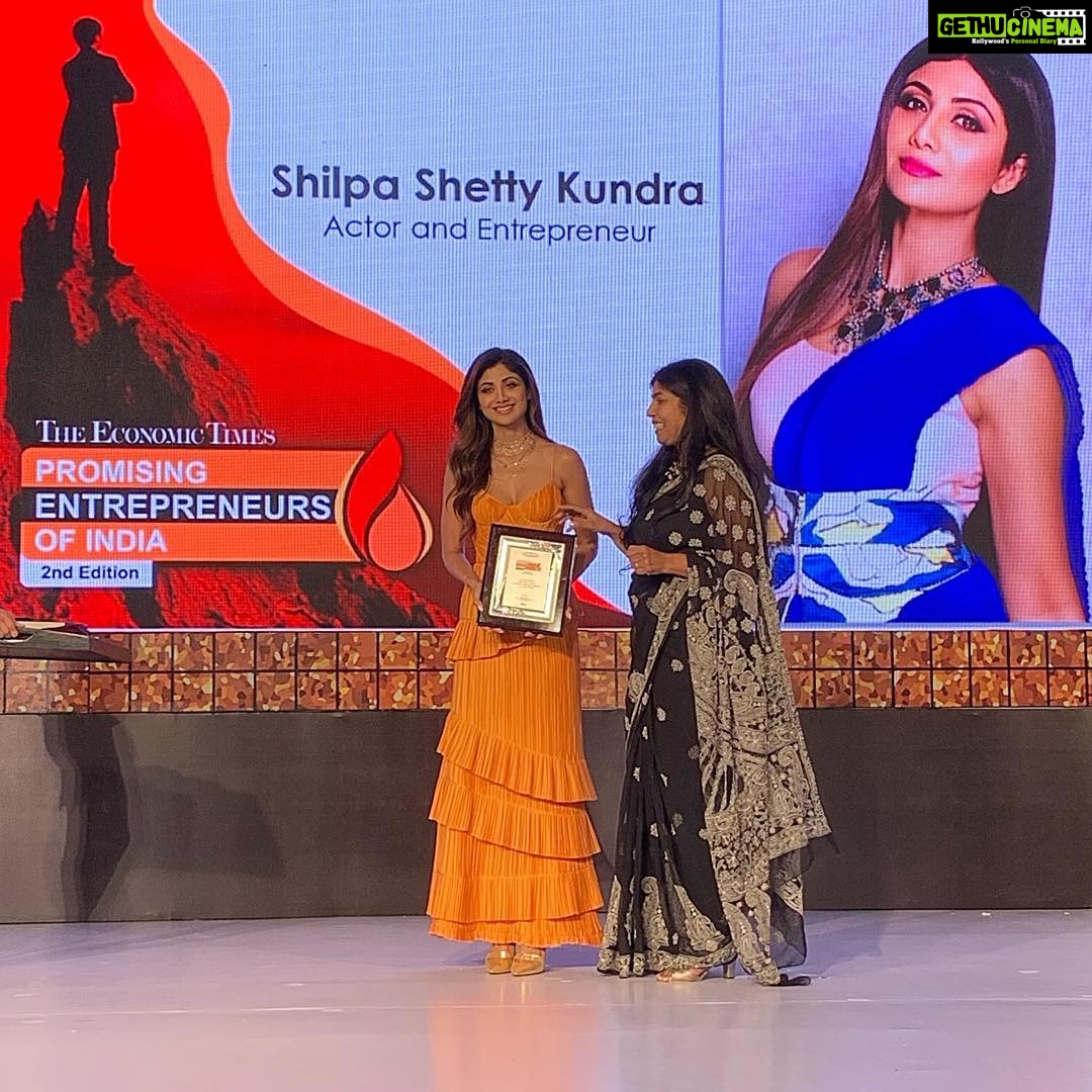 Shilpa Shetty Instagram - Thankyou @et_bestbrands @the_economic_times for this honour. #celebrityenterpreneur of the year💪🎉From just endorsing brands to becoming a Brand and now making new Brands...From Pg 3 to the Pink pages 😅has been quite a journey.. but this is just the beginning .. Miles to go before I sleep. Thankyou to my teams @bethetribe, @iosiswellness, @bastian, @mamaearth.in, @digi.osmosis, @media.raindrop for keeping me afloat and my #Anchor @rajkundra9 for being the wind beneath my wings. #brand #entrepreneur #awards #happy #gratitude #faith