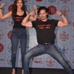 Shilpa Shetty Instagram - Happy birthday @tigerjackieshroff .. Wishing you more happiness, power and great health ..Keep inspiring people with your discipline 💪👏👍♥️🧿.. #swasthrahomastraho . #hero #birthday #inspiration #strength #discipline