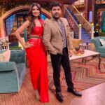 Shilpa Shetty Instagram - You personify #comedy @kapilsharma... Had superrrr se uperrrrrr wala fun on the show, laughed so hard it was like an ab workout... have a #sixpack now 🤪💃🏻 Watch the laughter unfold at #TheKapilSharmaShow this weekend on @sonytvoffical. 😍 #SuperDancerChapter3 #dance #comedyshow #weekendblockbuster #doubledhamaka #funtimes #laughter