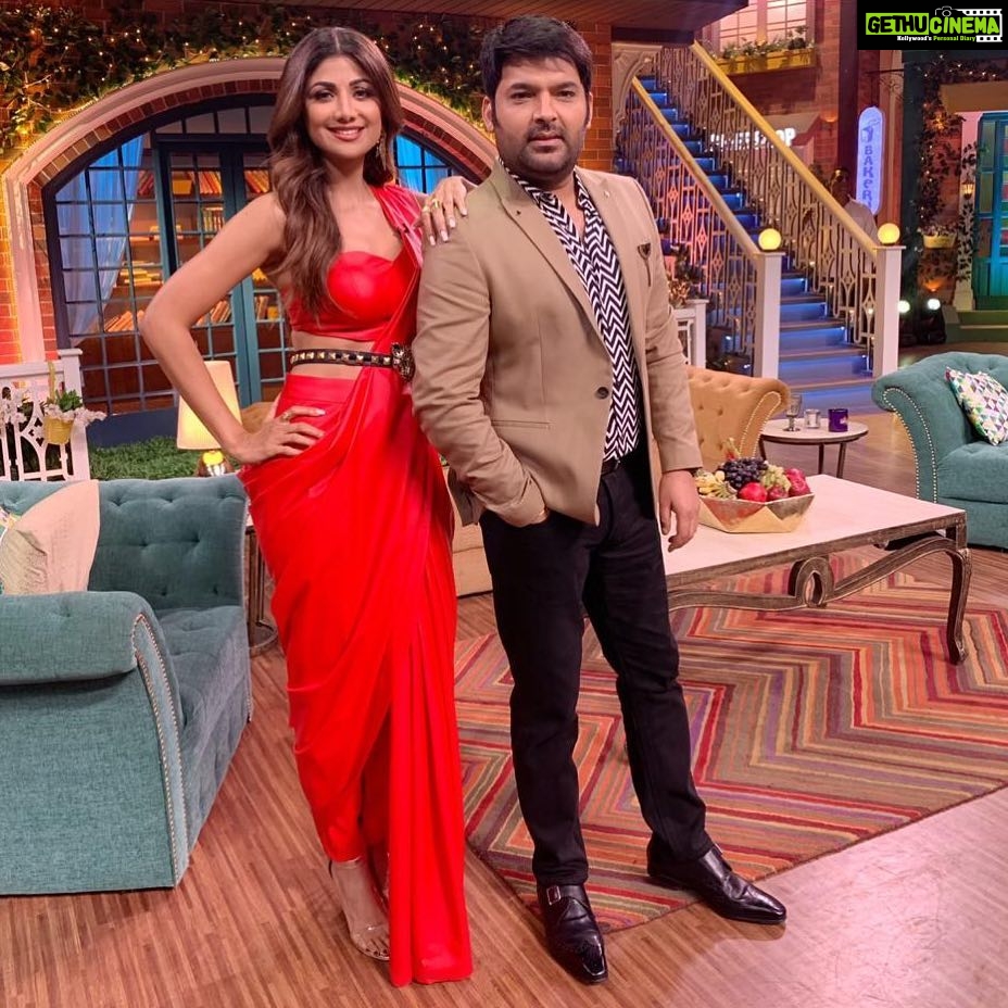Shilpa Shetty Instagram - You personify #comedy @kapilsharma... Had superrrr se uperrrrrr wala fun on the show, laughed so hard it was like an ab workout... have a #sixpack now π€ͺππ» Watch the laughter unfold at #TheKapilSharmaShow this weekend on @sonytvoffical. π #SuperDancerChapter3 #dance #comedyshow #weekendblockbuster #doubledhamaka #funtimes #laughter