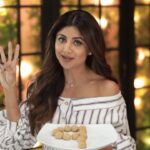 Shilpa Shetty Instagram – 9 MILLION and GROWING… Celebration time! 🤩🥳 Thaaaankk youuuuu my insta fam for making us grow from strength to strength. Also, wishing you all across the globe a very Happy Makar Sankranti and Happy Pongal. Celebrate the festival with love, laughter, happiness, positivity and lotttttssss of sweetness. 😍 #instafam #9million #9millionstrong #makarsankranti #pongal #festival #sweettooth #gratitude #love #celebration #instagood