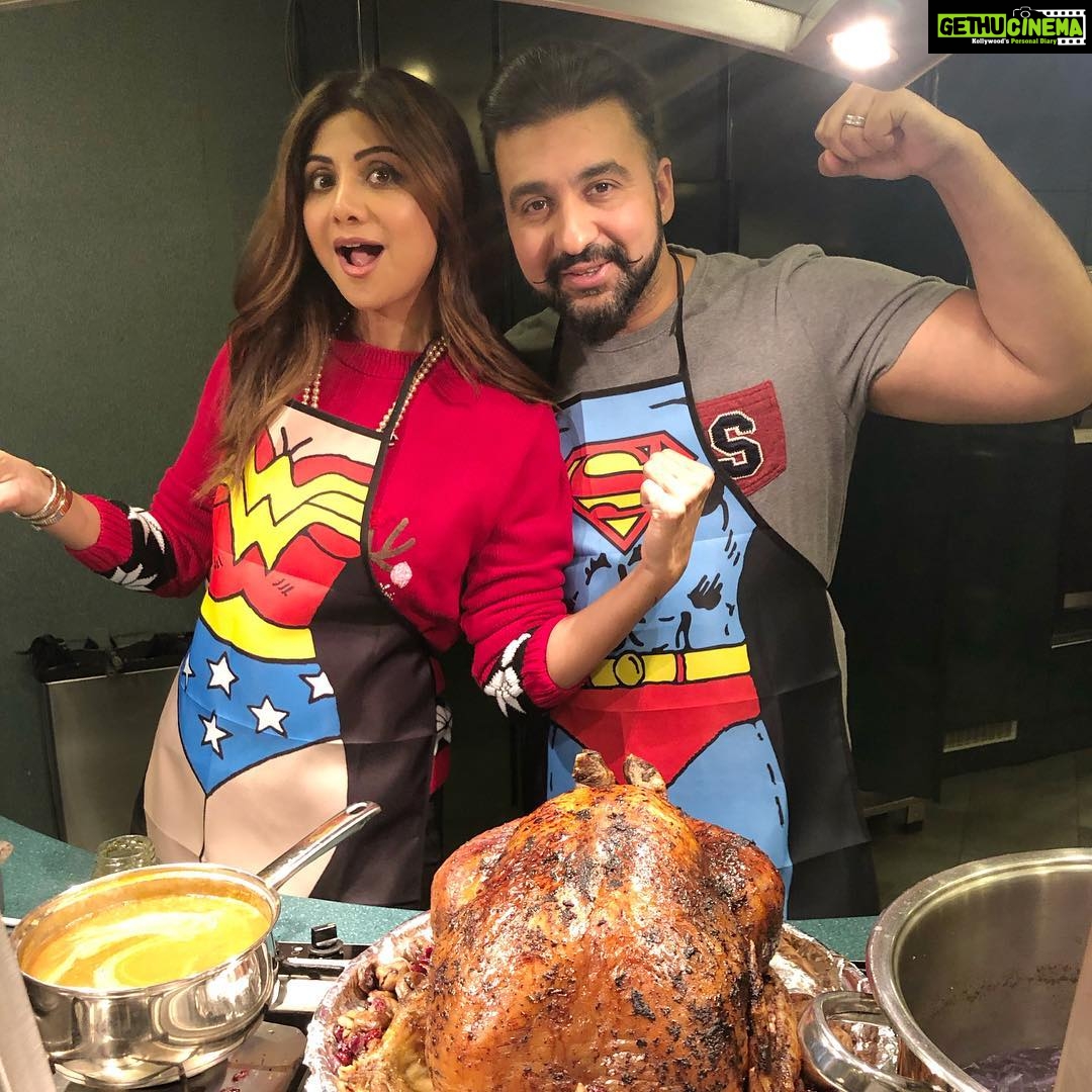 Shilpa Shetty Instagram - Turkey Ready.. Christmas lunch is always a grand affair -our London home . Turkey with the trimmings ( chestnuts, parsnips,purplecabbage, mash,carrots and Yorkshire puds) and 8 desserts at atleast 🤦🏻♀️🤦🏻♀️🙀With family and friends over to feast..it’s pandemonium in the kitchen with everyone trying to make a dish or chip in..Keeping up the with tradition the Turkey Roast is my dept , and this time it was a 10 kg one😅😅Marinated it the previous night with fresh sage, thyme and rosemary butter and put it in the oven at 4 am to be ready in time ( 7hrs in the oven)😅😅All well worth the effort when it turns out right.. crispy from the out and moist inside ..Happy faces ..Job done ! @rajkundra9 Well done the molten lava cake was yummmm 😬🤗 #familytime #gratitude #christmaslunch #foodcoma #londondiaries #festive
