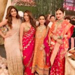 Shilpa Shetty Instagram - The #posers... and what a colourful fun night it was @gaurikhan @kapoor.sunita and the one and only #Rekha ji Hearty congratulations to the #ambani and #piramal family , it was so beautifully done 🧿#ishaambaniwedding #celebrations #friends #love #wedding #memories #aboutlastnight #instagood