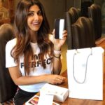 Shilpa Shetty Instagram - Love #unboxing Pressies😬🎁 #iphonexsmax #surprise #amaze #phonegeek #thrilled #gratitude #instagood