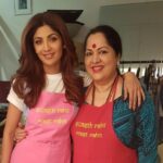 Shilpa Shetty Instagram - Happy Teachers day to the one who’s taught me all of Life’s important lessons , my values ,the power of love , gratitude and sacrifice ..my First teacher my mom @sunandashetty10 ,and all the teachers and my Gurus that have taught me and shaped me into this better version of myself . Heartfelt gratitude and touch your feet and seek all your blessings . #happyteachersday Love you all 🙏🤗😇 #gratitude #learner #instagood #blessings