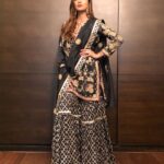 Shilpa Shetty Instagram - Iftaar ready.. Outfit: @simardugal Jewellery: @amrapalijewels Stylist: @mohitrai with @chandanizatakia #ethnic #gotapatti #indian #instagood