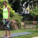 Shilpa Shetty Instagram – #Challenge accepted @babitaphogatofficial .Great initiative by @ra_rathore
This is my favourite new 2.0 version of the #suryanamaskar a full body workout. 8 of these ( done correctly ) will make you break into a sweat and burn those unwanted #calories. Start today #nevertoolatetostart #getfitindia . Tagging @actormaddy @madhuridixitnene @sanjeevkapoor @shahidkapoor @karanjohar 
#HumFitTohIndiaFit  #FitnessChallenge #swasthrahomastraho #yoga #yogi #fitness