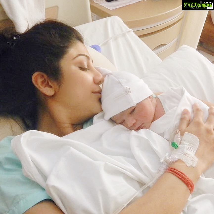 Shilpa Shetty Instagram - 21st May 2012 😇A new me was born. 6yrs today..The dichotomy of wanting you to be my baby forever and excitement of seeing you grow up and your achievements in this life..Difficult choices!! Want to hold you in my arms for longer today, like when you were a baby.. the toddler is gone ,now there’s a little boy and tomw there will be a young man in his place .. but you will always be my baby.. Happy birthday my son, love you more than you would ever know😘😇#unconditionallove #birthdayboy #6 #gratitude #blessings