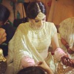 Shilpa Shetty Instagram - Chooda ceremony.. Congratulations @sonamkapoor ,wishing you all the happiness ,unconditional friendship and love in this matrimony with @anandahuja ..you will make such a beautiful bride tomw ..Can’t wait 😬Soooo happy for you and @kapoor.sunita and @anilskapoor , so beautifully put together 😬😘#chooda #mehendi #bride #instagood #shaadimagic