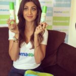 Shilpa Shetty Instagram - So proud to be associated and also spoilt for choice with with these amazing products from @mamaearth.in. - 100% Natural Mosquito Repellent with Citronella. (Deet free and completely safe for even new borns.) - Mineral based natural sunscreen lotion for kids, protects without penetrating the skin. (Awesome for swimming sessions and beaches as well since it’s waterproof) . Available on @amazon and Mama earth.in . Pls get yours today.😬👍#nontoxic #hypoallergenic for my child and yours.. #sunscreen #deetfreemosquitorepellent #naturalproducts #madesafe #babyproducts #instagood #babycare
