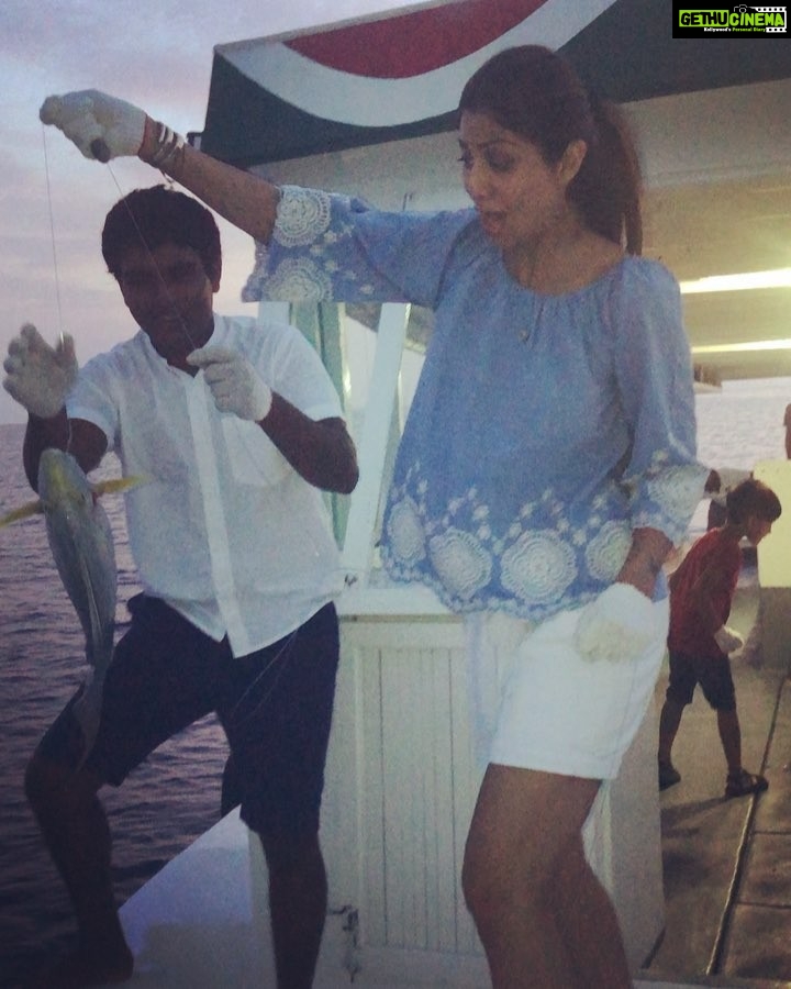 Shilpa Shetty Instagram - Realised “Fishing” ain’t that easy... not my thing at least !!This beauty got caught in our hook( not the kind to eat) so we released it🙈🤦🏻♀️But my son caught the most whilst @rajkundra9 says he already has the best “catch” 😛😅😻 #deepseafishing #kanuhura #memories #fishingexpedition #instagood #maldives #releasedthefish Kanuhura Maldives