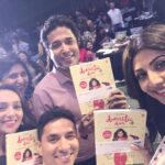 Shilpa Shetty Instagram - Had so much fun with @luke_coutinho at the #ypo #Kolkattachapter talking abt #mindfuleating and all things #health #wellness and my new book #thediaryofadomesticdiva related. Thankyou for being such a receptive and warm audience🙏😬😇#healthtalk #catalyst #influencer #instagood #mindfulness #heartful #breathe #chew #gratitude #mindoverbody