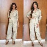 Shilpa Shetty Instagram - Swarmed with awards, with only gratitude in my heart as I accept the #ficciflo #kolkottachapter Outfit:@abrahamandthakore Shoes - @jimmychoo Jewellery - @swarovski Styled by @mohitrai Hair by: @sheetal_f_khan Make up @ajayshelarmakeupartist Managed by: @bethetribe #awards #womanofsubstance #chic #cool #casual #comfy #summerstyle