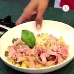 Shilpa Shetty Instagram - This particular recipe is one of my all-time favourites, cause it’s Viaan’s favourite!Take every opportunity to satisfy your blissful indulgences with my home style Ham & Pine Nut Pasta/ Cherry Tomatoes & Pine Nut Pasta( veg option) Add a little honey smoked ham to give it a yum factor that will absolutely bowl your loved one’s over . Viaan’s face says it all, kids don’t lie😬Even you won’t stop drooling. #Musttry #TastyThursday #SwasthRahoMastRaho #pasta #broccoli #healthyrecipes #healthy