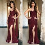 Shilpa Shetty Instagram – One last time for Super Dancer Chapter 2, Grand Finale ready in this gorgeous @manishmalhotra05 custom made( with love) sari gown, @araya_fine_jewelry necklace, @jaipur_jewels earrings, @renuoberoiluxuryjewellery, @mahesh_notandass bracelet & rings 
Styled by @sanjanabatra Assisted by @akanksha_kapur
Makeup by @ajayshelarmakeupartist, Hair by @sheetal_f_khan, Managed by @bethetribe #instagood #oxblood #sarinotsorry #glam #ootd