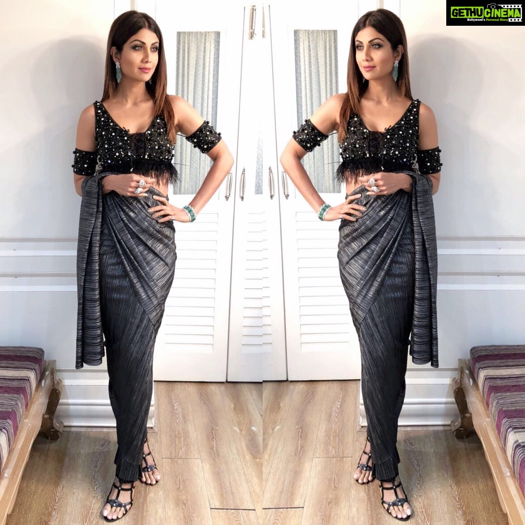 Shilpa Shetty Instagram - Wearing @431_88 outfit, @mahesh_notandass earrings, @renuoberoiluxuryjewellery bracelet & @farahkhanworld ring for Super Dancer Chapter 2! Styled by @sanjanabatra Assisted by @akanksha_kapur Makeup by @ajayshelarmakeupartist, Hair by @sheetal_f_khan, Managed by @bethetribe. #workmode #instagood #ootd #sarilove