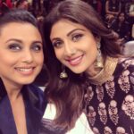 Shilpa Shetty Instagram - With one of my favourite friends on the sets of #superdancerchapter2 promoting her next film #hichki , my dearest #ranimukherjee always so good to be around you,for the positive energy you radiate😘😬Love the trailers , looking forward to the film. 👍#friends #goodsoul #actors #friendswithoutbenefits