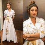 Shilpa Shetty Instagram - All set to collect an award ,wearing @rajeshpratapsinghworks Ear cuffs & ring @anomalybyanam Styled by @mohitrai Make up @ajayshelarmakeupartist Hair by @sheetalfkhan Managed by @bethetribe #shirtdress #winner #nexbrands #extraordinare #brand #instapic #extraordinairebrandconnect